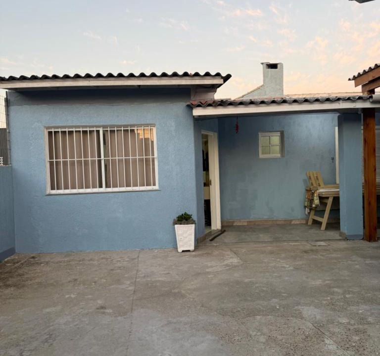 Centro House | Casa no Centro de Imbé com Estacionamento e Pátio