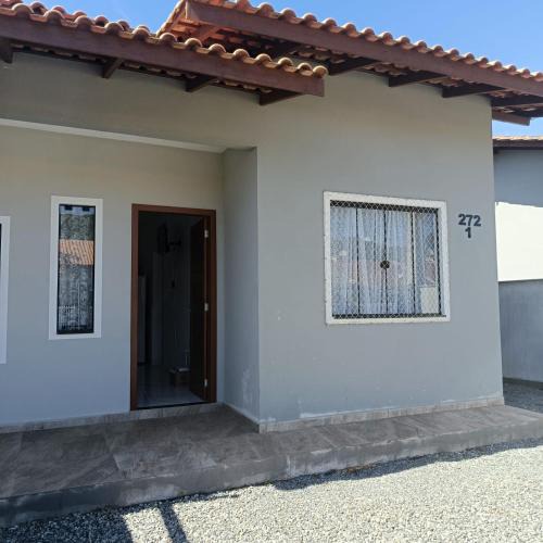 Barra Velha House | Casa para grupos de pessoas em Barra Velha SC