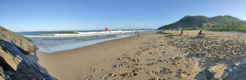 Praia da Armacao do Itapocoroi Villa | Casa perto do mar e do BetoCarreroWorld