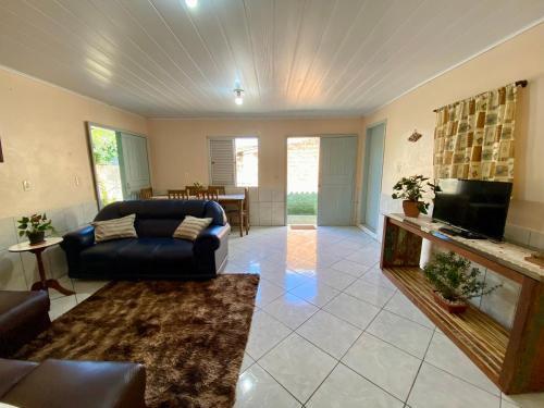 Vila Nova House | Casa Privativa com Varanda Gourmet e Churrasqueira- Pet Friendly- Wi-Fi e Garagem