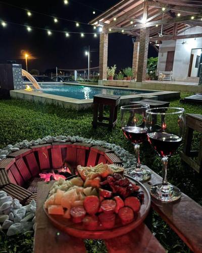 Guarambare House | Casa Quinta con piscina quincho con parrilla