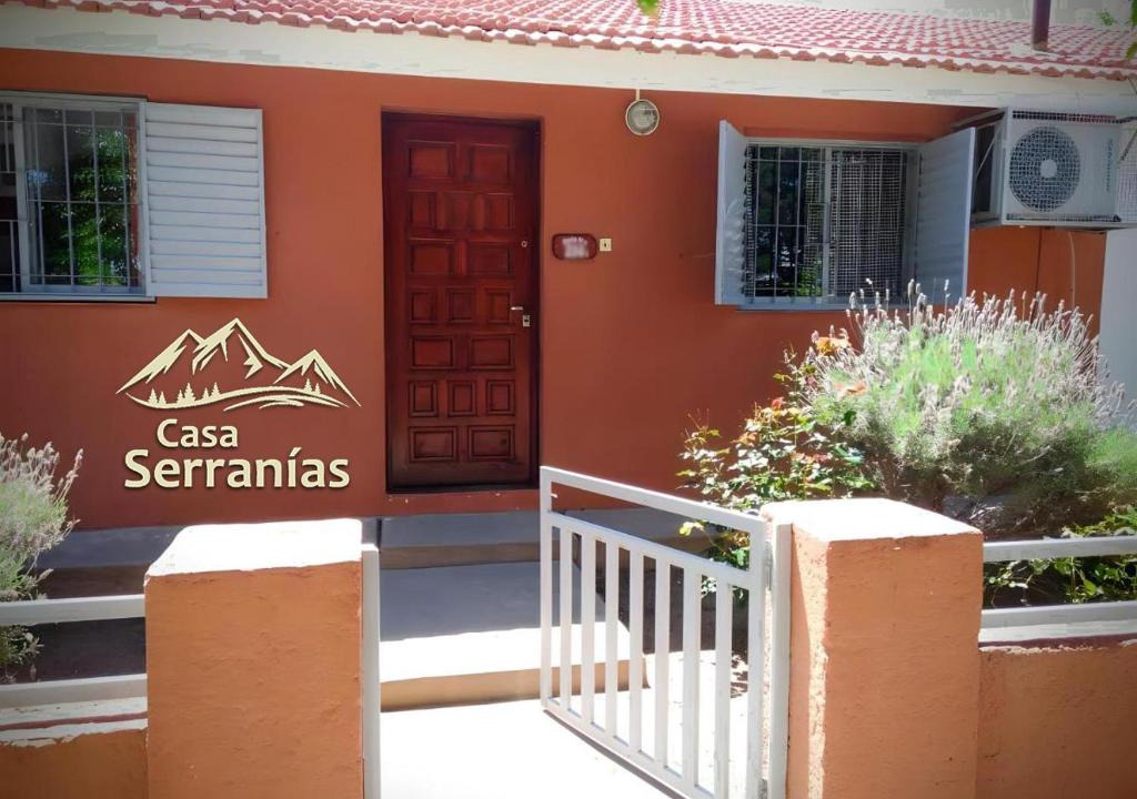 Villa Larca House | Casa Serranías