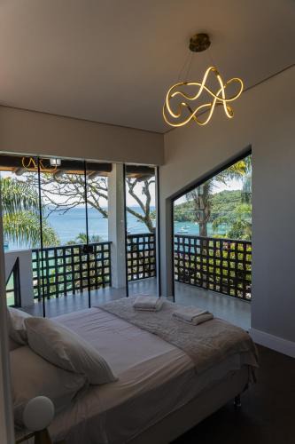Centro House | Casa Vista Mar com Ofurô - Condomínio com piscina