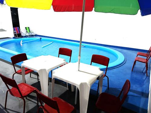 Macapa House | Casarão, piscina, conforto em condomínio fechado