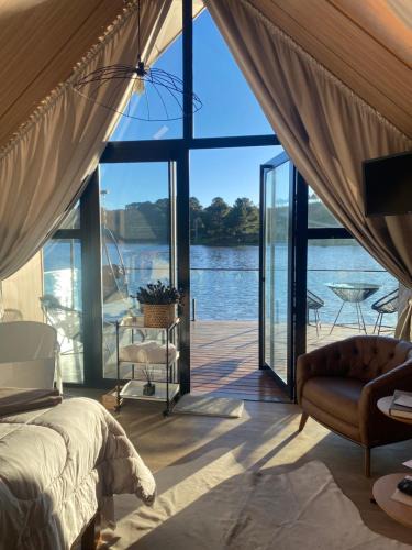 Sao Francisco de Paula Cabin | Celeiro Lake Village
