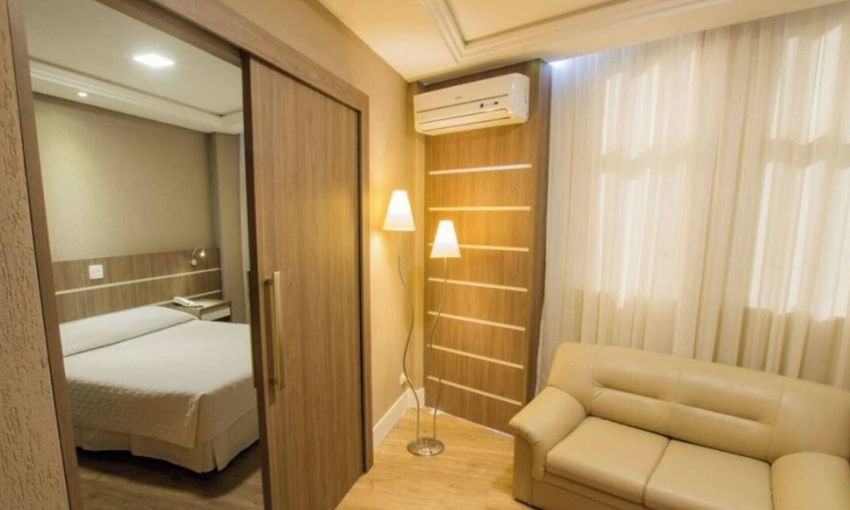 Civic Center Hotel | Central Curitiba Suite | Double Bed w/Sofa Bed