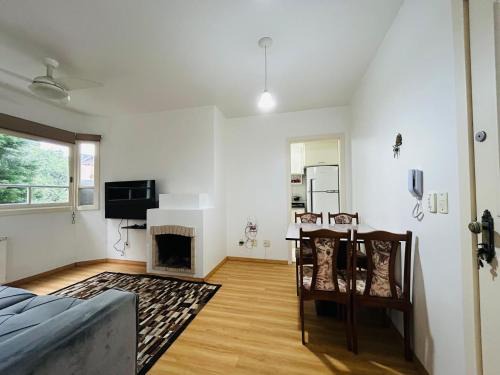 Quinta da Serra Apartment | Centro de Canela Apto com lareira