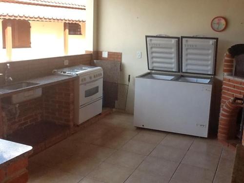 Chacaras Fernao Dias House | Chácara Anathalia Guest Rooms