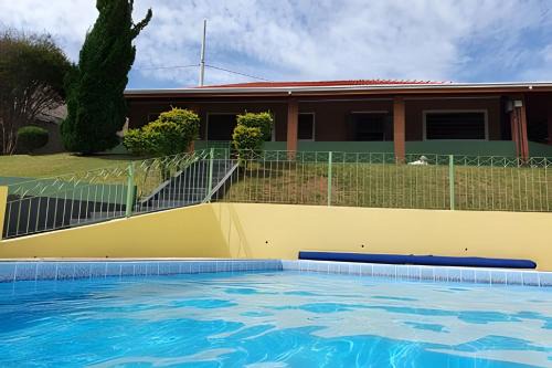 Bom Jesus dos Perdoes House | Chácara com piscina aquecida- Perdões