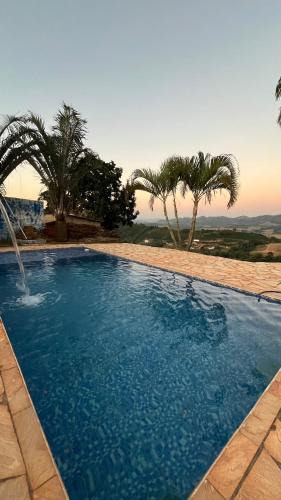 Serra Negra House | Chácara Mobíliada com Piscina