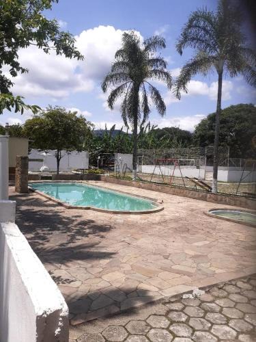 Roseira House | CHÁCARA PARA ROMEIROS- próximo ao santuário de nossa senhora