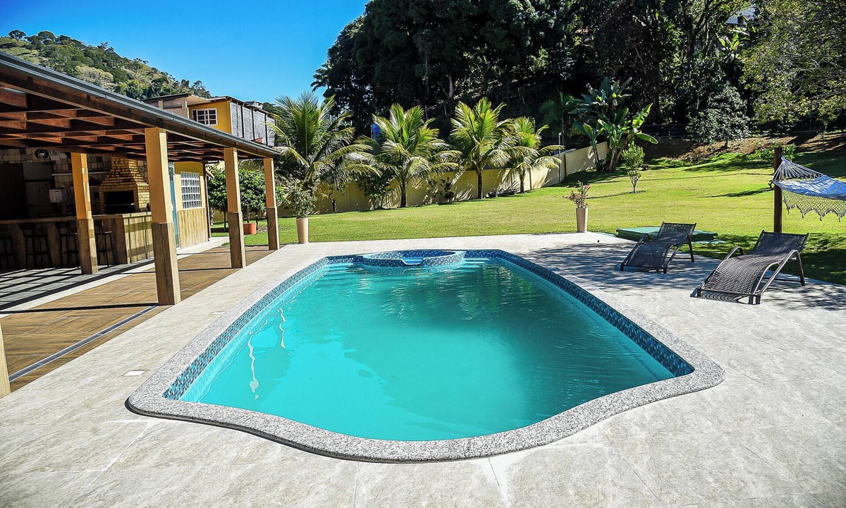 Duas Barras House | Chácara Wermelinger: A beautiful country house in the center of Duas Barras with a leisure area.