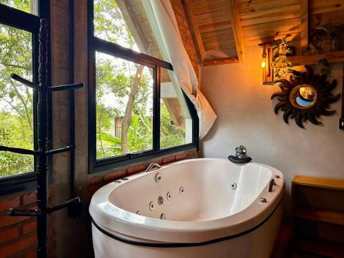 Garopaba Ski Chalet | Chalé com Hidromassagem em Garopaba