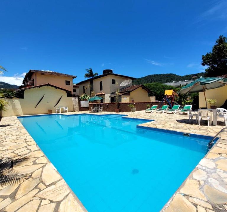 Boicucanga Beach Villa | Chalé de Condominio fechad0, 900 metros da praia