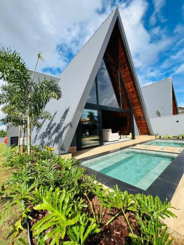 Cuiaba Ski Chalet | Chalé de Luxo - Piscina Aquecida e Banheira