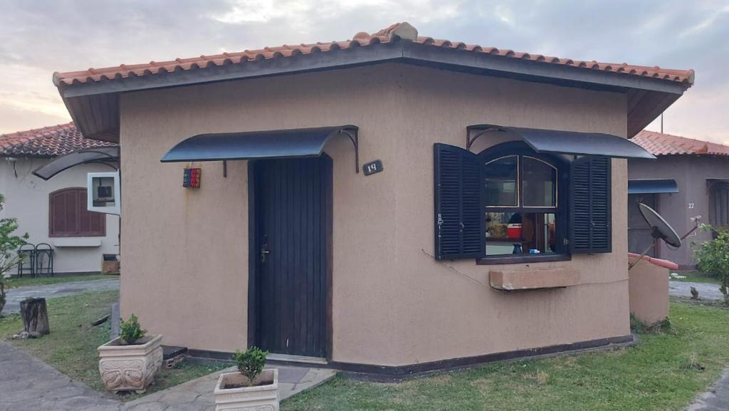 Rio das Ostras House | Chalé Pé na Areia em Rio das Ostras