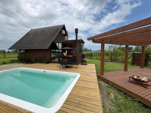 Ararangua Ski Chalet | Chalé Rústico com Piscina Aquecida e Hidro
