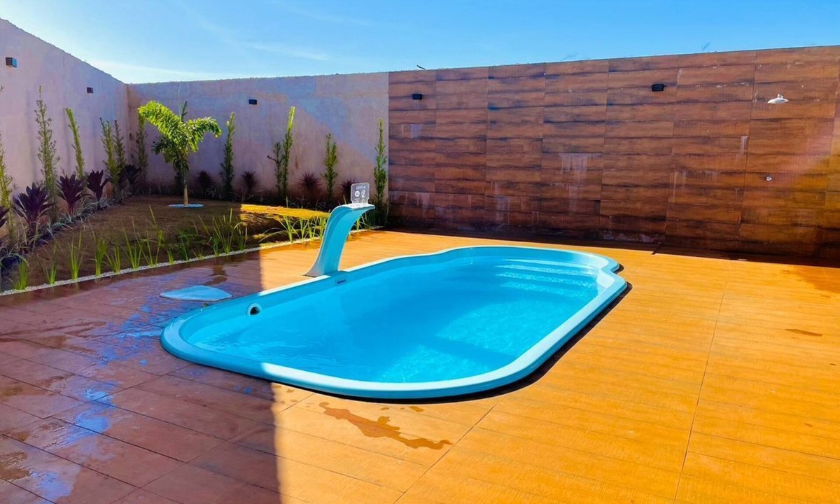 Olimpia Boat Rental | Charming 2-bedroom house boat in lovely Olímpia with AC, WiFi
