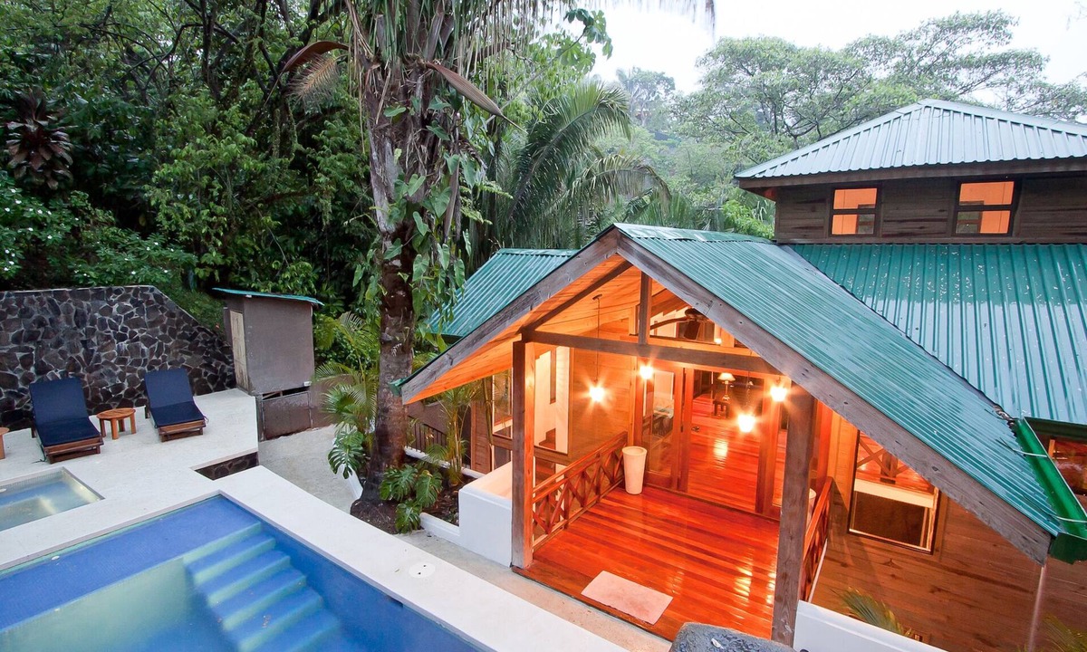 El Cerro House | Charming 3-bedroom house with AC in beautiful Quepos