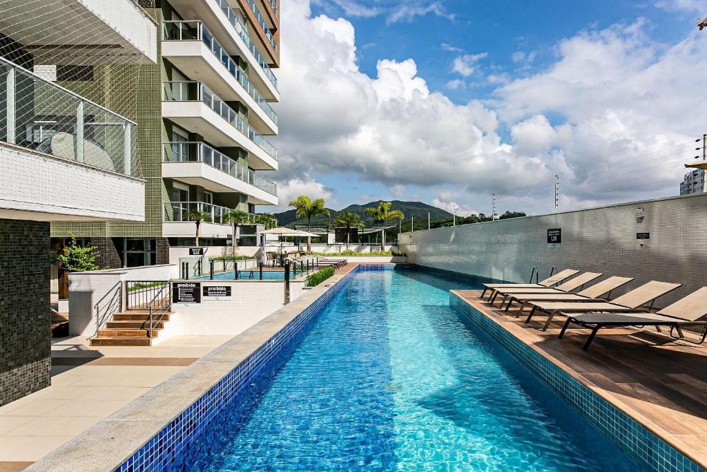 Itajai Apartment | Charming apt w/balcony 150m from the beach ABC0403