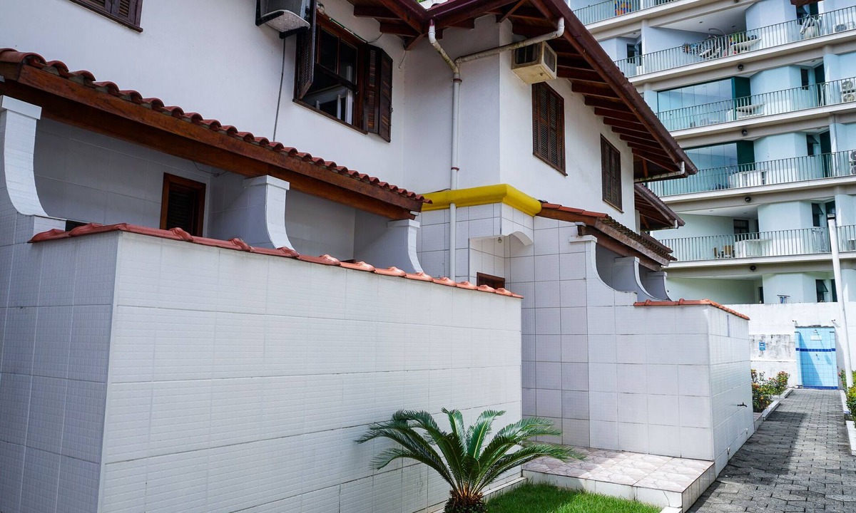 Praia Grande House | Charming beachfront townhouse in a gated community.
