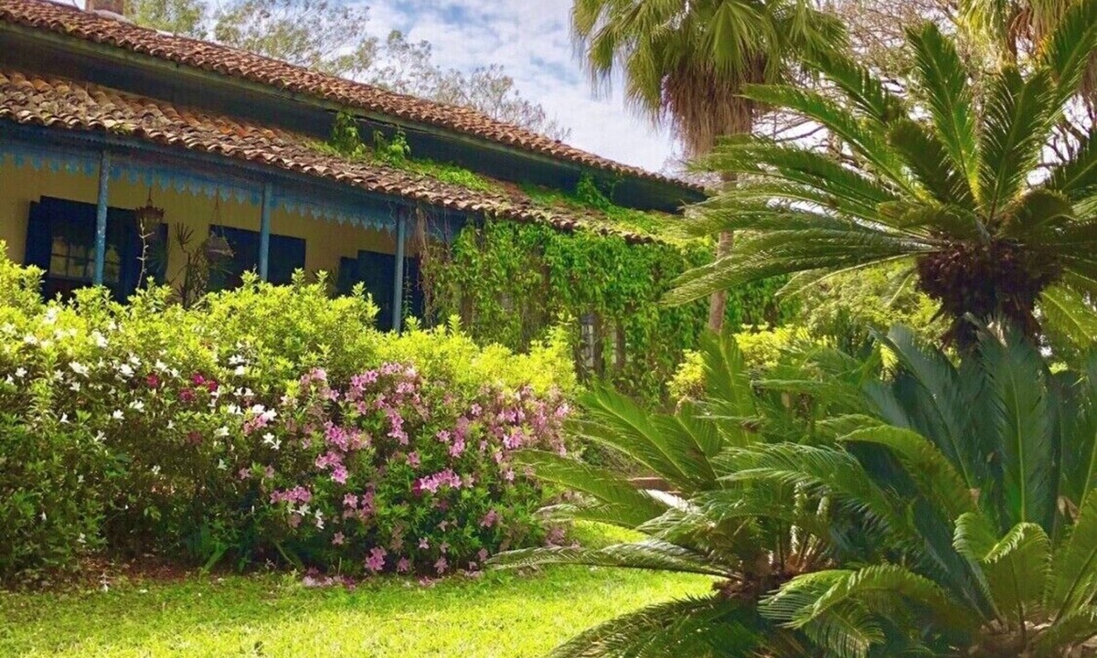 Campinas House | Charming farm from the coffee era, surrounded by abundant nature.