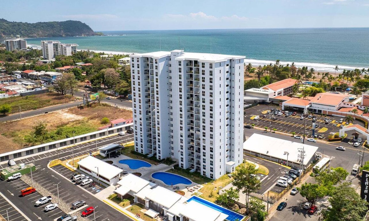 Barrio Santa Lucia Apartment | Coastal Art Condo Near Jacó Beach