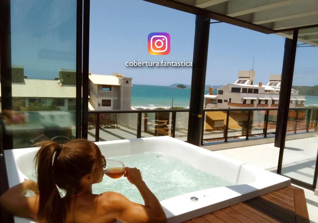 Governador Celso Ramos Apartment | Cobertura fantástica apenas 70 metros da praia