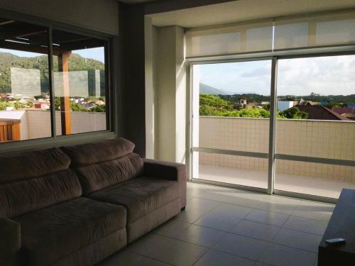 Rio Tavares Apartment | Cobertura Duplex com Vista Panorâmica, Jacuzzi e Churrasqueira, próximo ao mar e ao Novo Campeche.