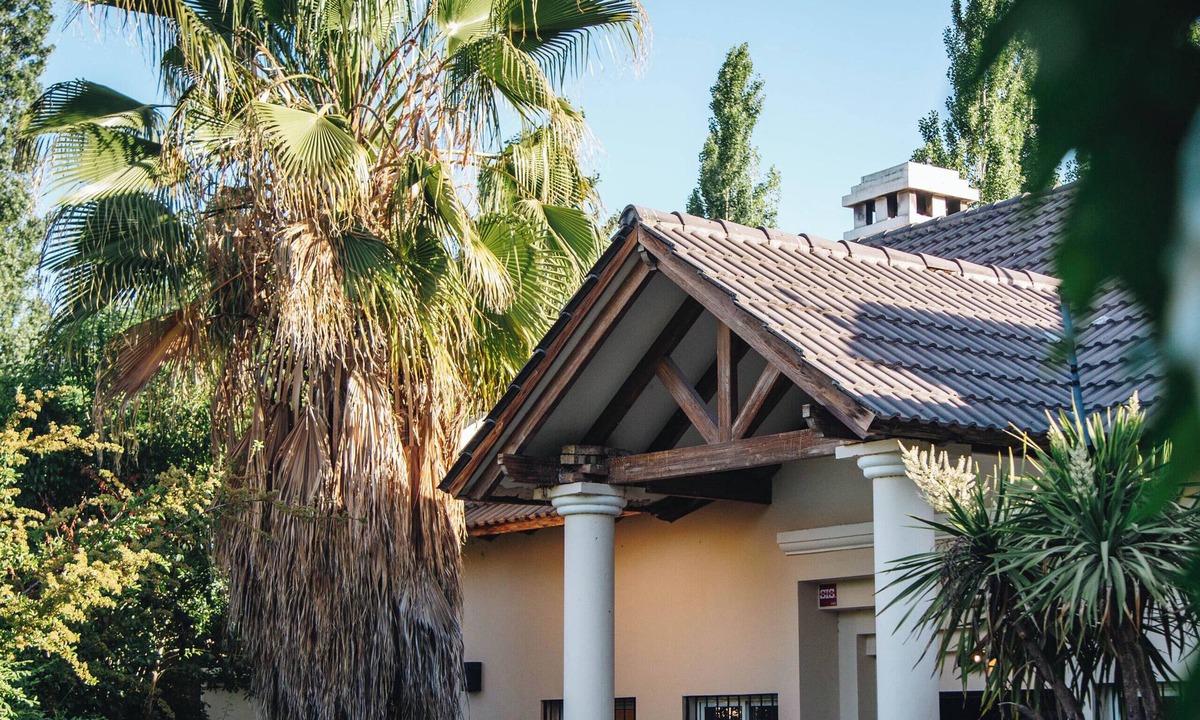 Chacras de Coria House | Comfortable house with swimming pool and garden in warehouse area