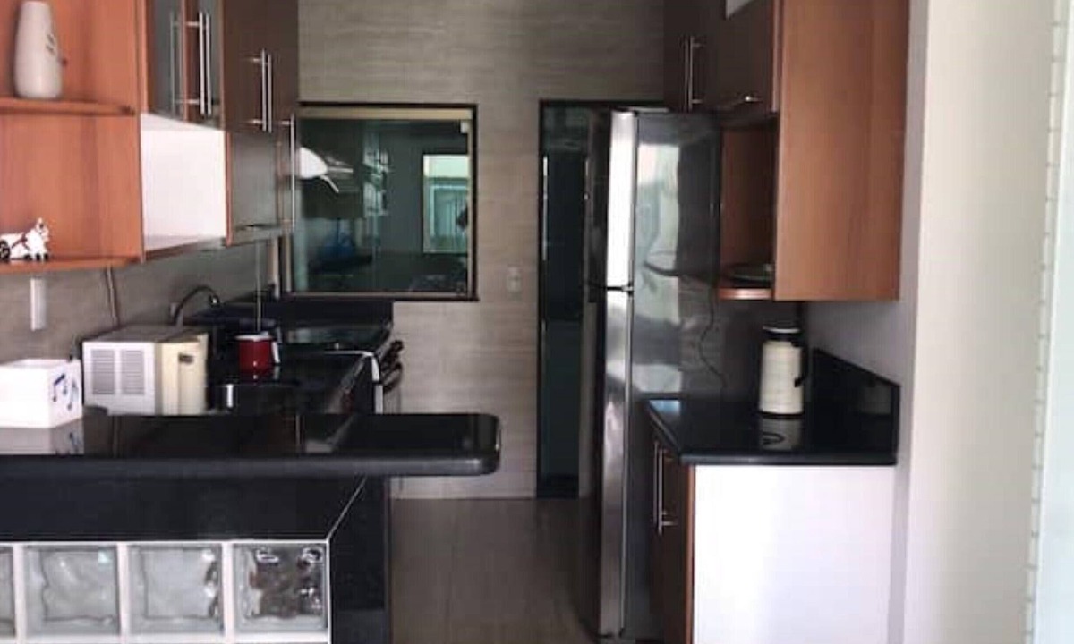 Renascenca House | Comfortable house for up to 15 people with 5 suites.