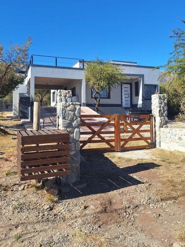 Carpinteria House | Complejo Olivia