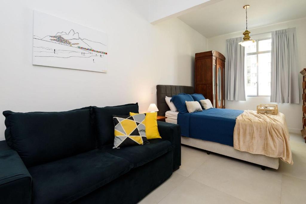 Copacabana Apartment | Complete 1BDR 400m from the Beach | SL 363/304