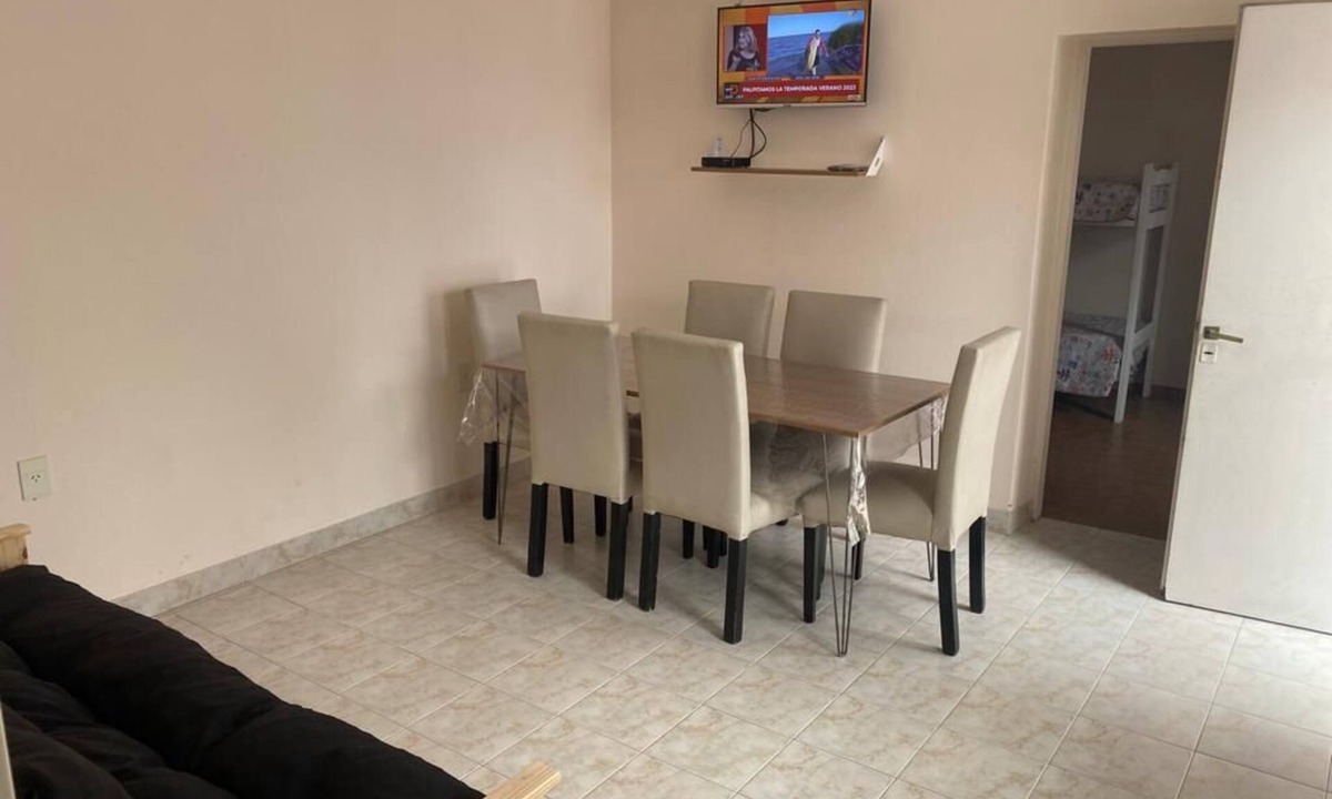 Comuna 15 Apartment | Complete apartment with 3 main rooms on the ground floor.
