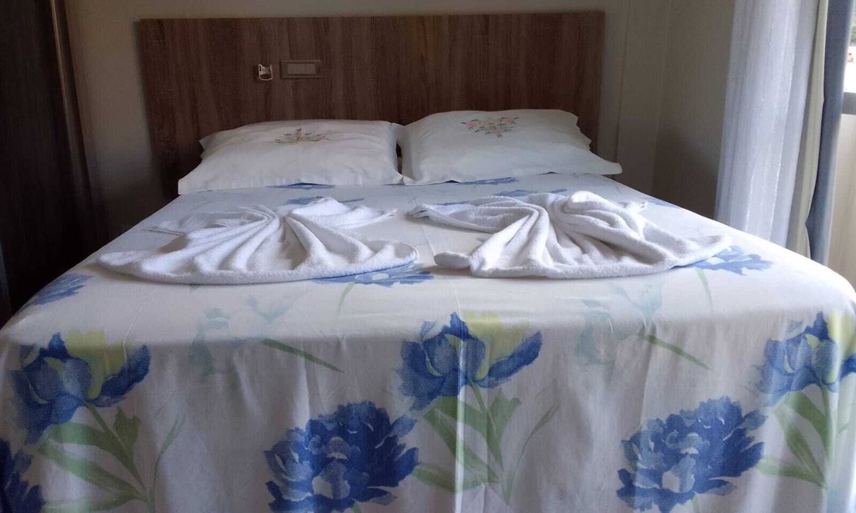 Vila Yolanda House | Complete house, economical, with pool, downtown.