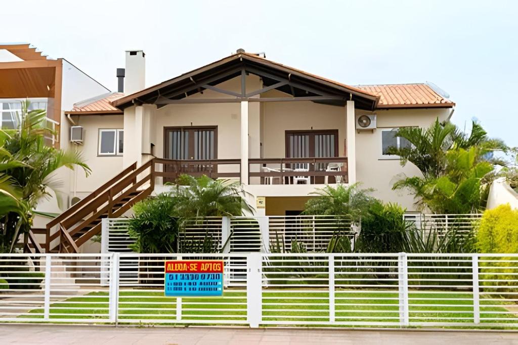 Centro House | Condomínio Isana