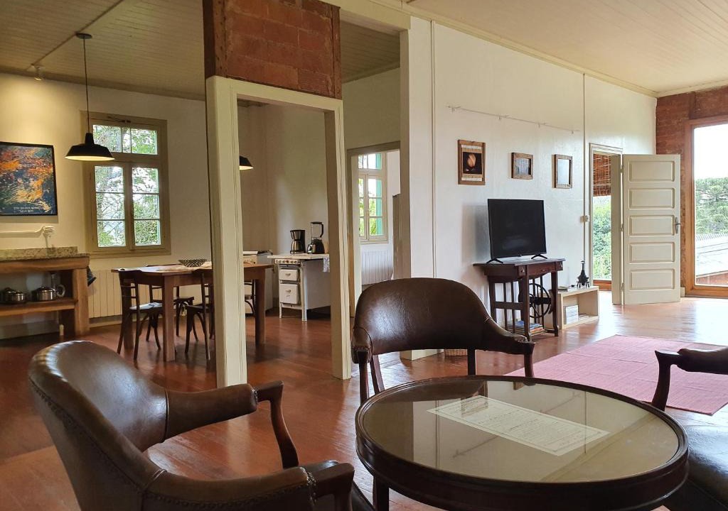 Farroupilha House | Conforto, história e arte - casa com calefação