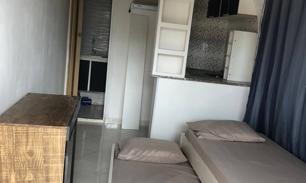 Guaratiba Apartment | Container Black