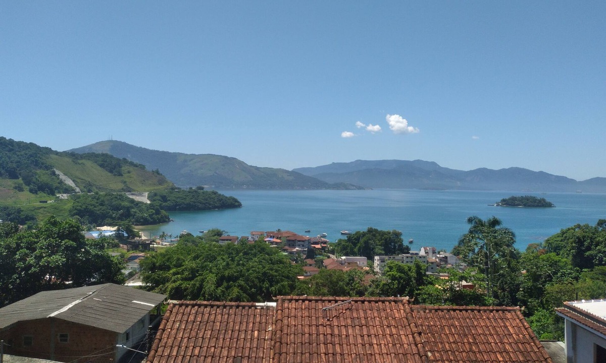 Camorim Apartment | Cozy apartment with balcony and sea view