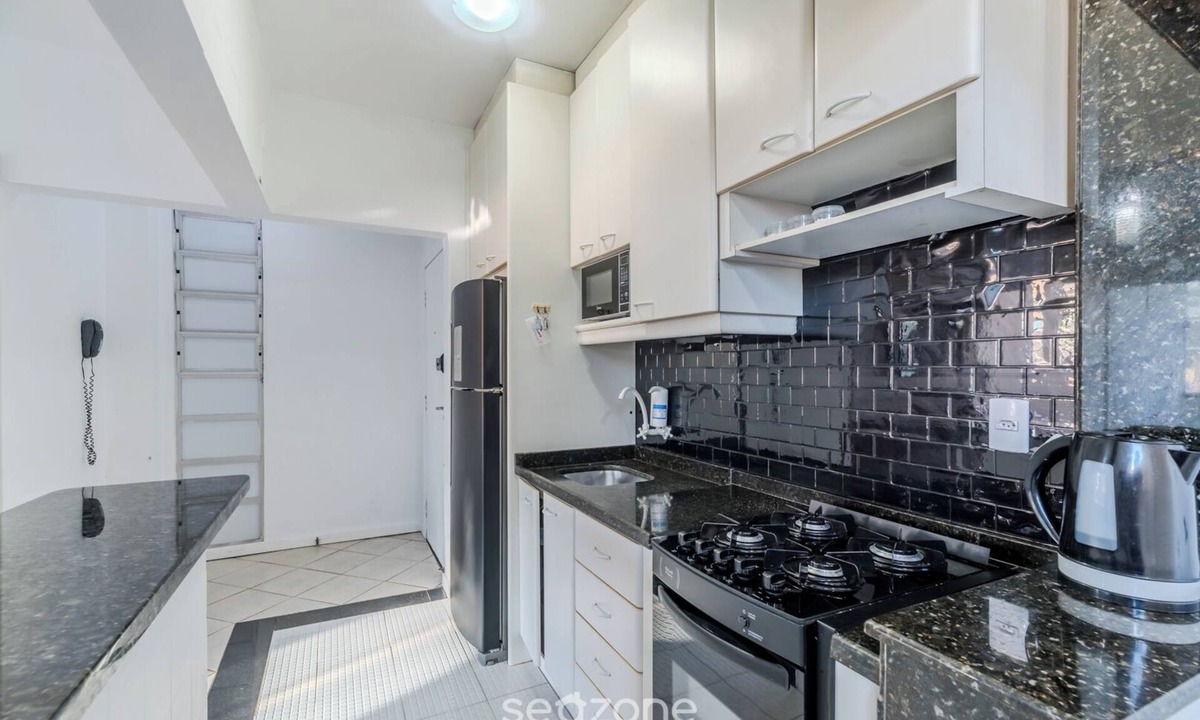 Capoeiras Apartment | Cozy Apartment in Capoeiras, Floripa Opt504