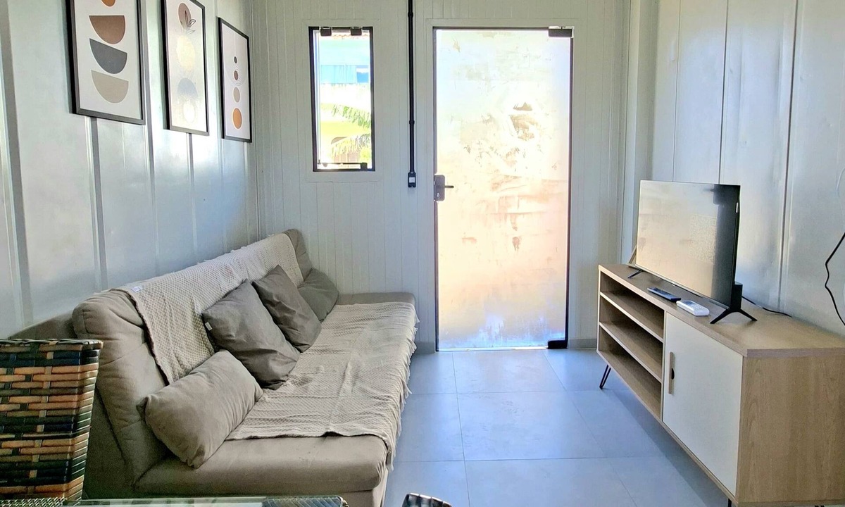 Campeche Leste House | Cozy Container on Campeche Beach! 2km from the beach and 8km from the airport