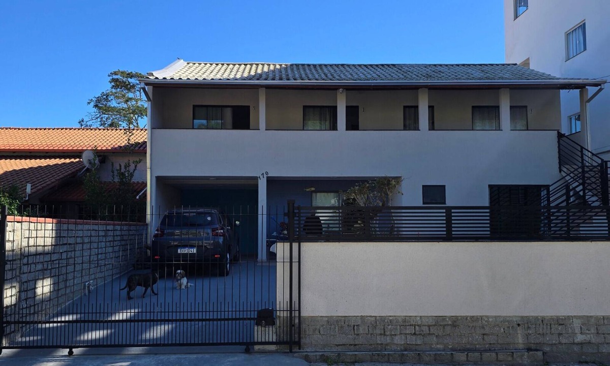 Centro House | Cozy Studio Apartment – Practical and Well Located in Quatro Ilhas