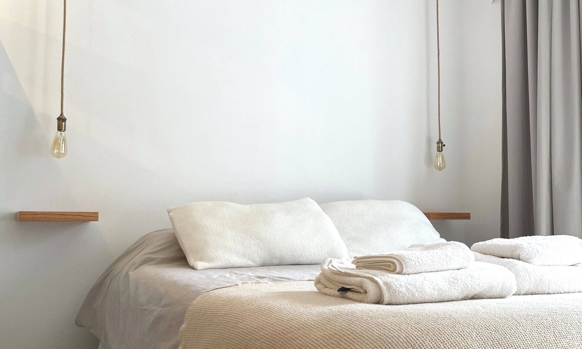 Comuna 12 Apartment | Cozy Studio Super Equipped! Great for Remote Workers/couples. In the Heart of BA