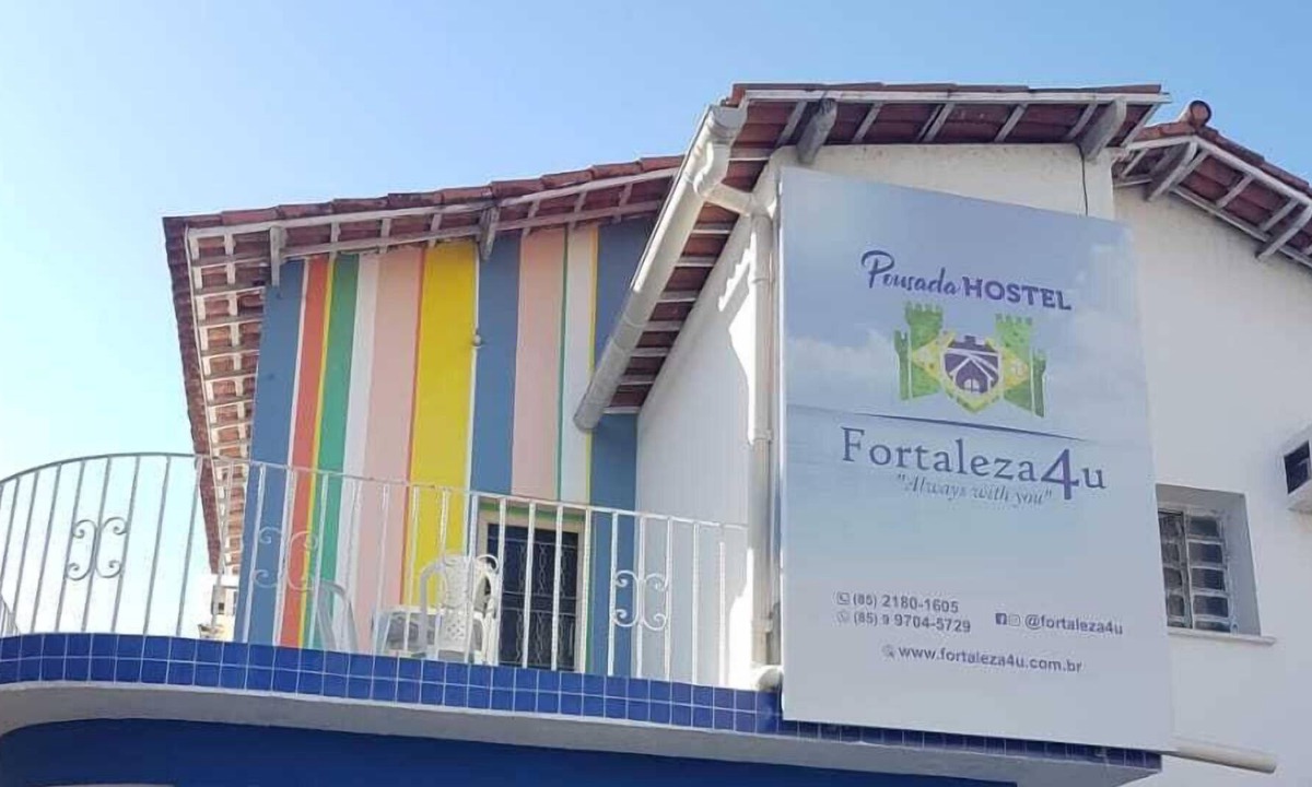 Meireles House | Double room with private bathroom, Wi-Fi, AIR and TV.