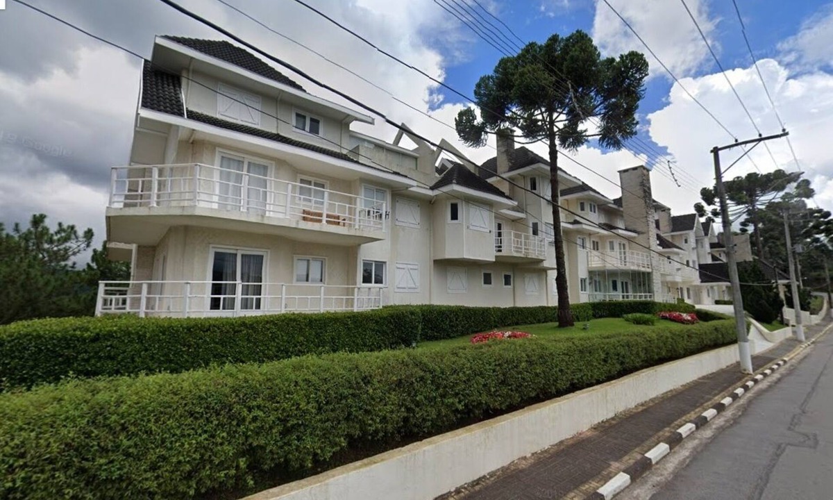 Vila Everest Apartment | Duplex apartment with a wonderful orchid garden.