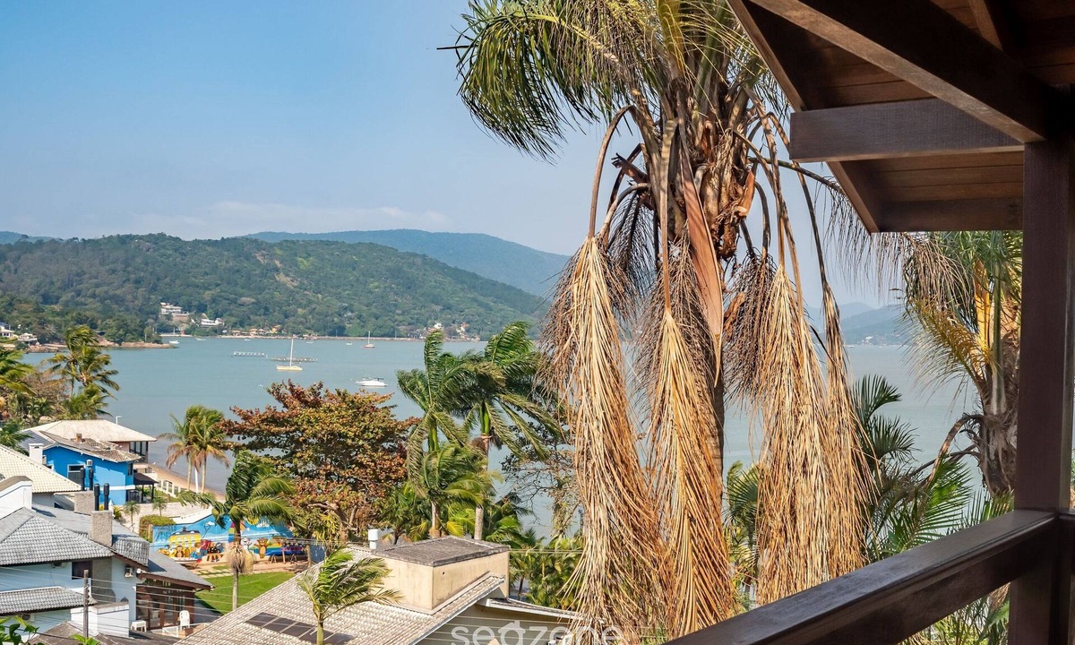 Sambaqui Apartment | Duplex House w/Beautiful View 80m Beach Rrf2562