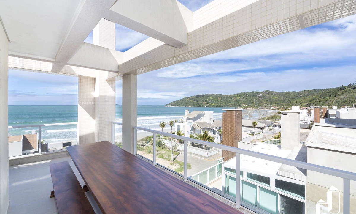 Canto Grande Apartment | Duplex penthouse with sea view