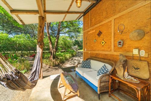 Playa Negra House | El Chic Shack, Authentic Cabin walk to Negra