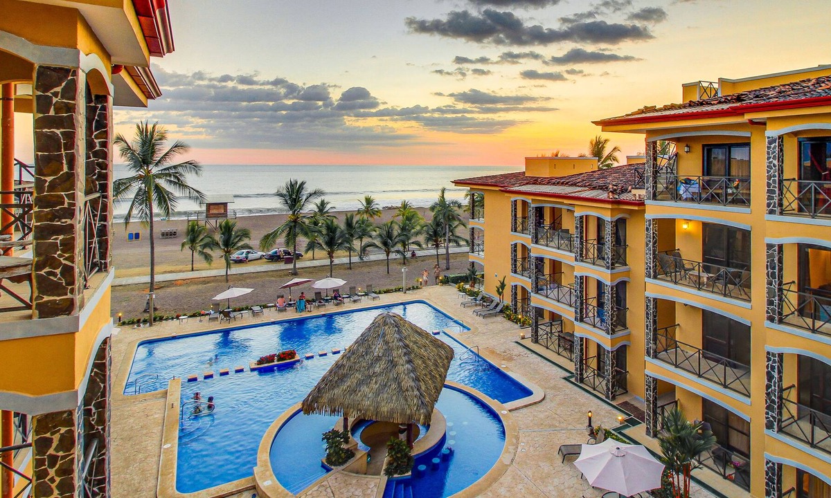 Barrio Los Villalobos Condo | Elegant, friendly beachfront condo with incredible ocean views & pool