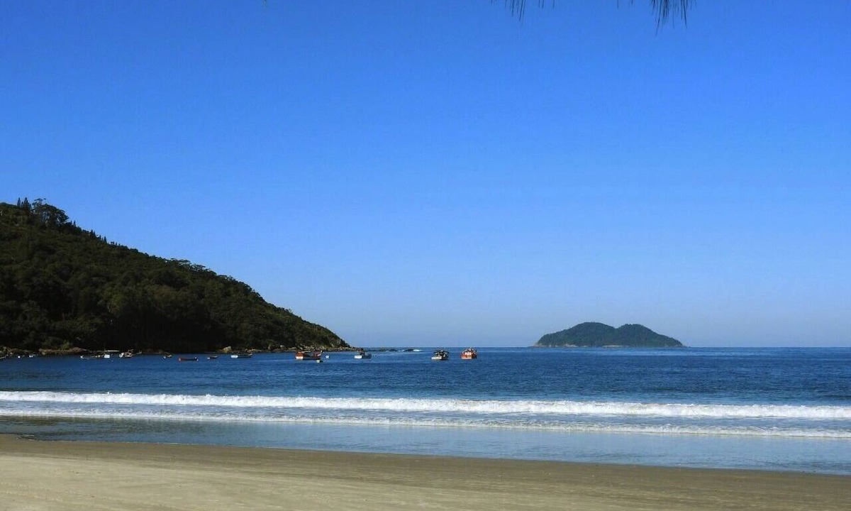 Pantano do Sul Ski Chalet | Enjoy nature just 50m from the beach at Chalé Cutia.